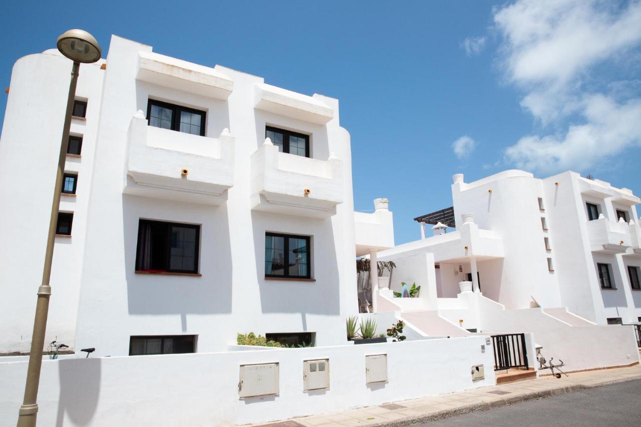Surf Dream Surfhouse Hostel Corralejo Exterior photo