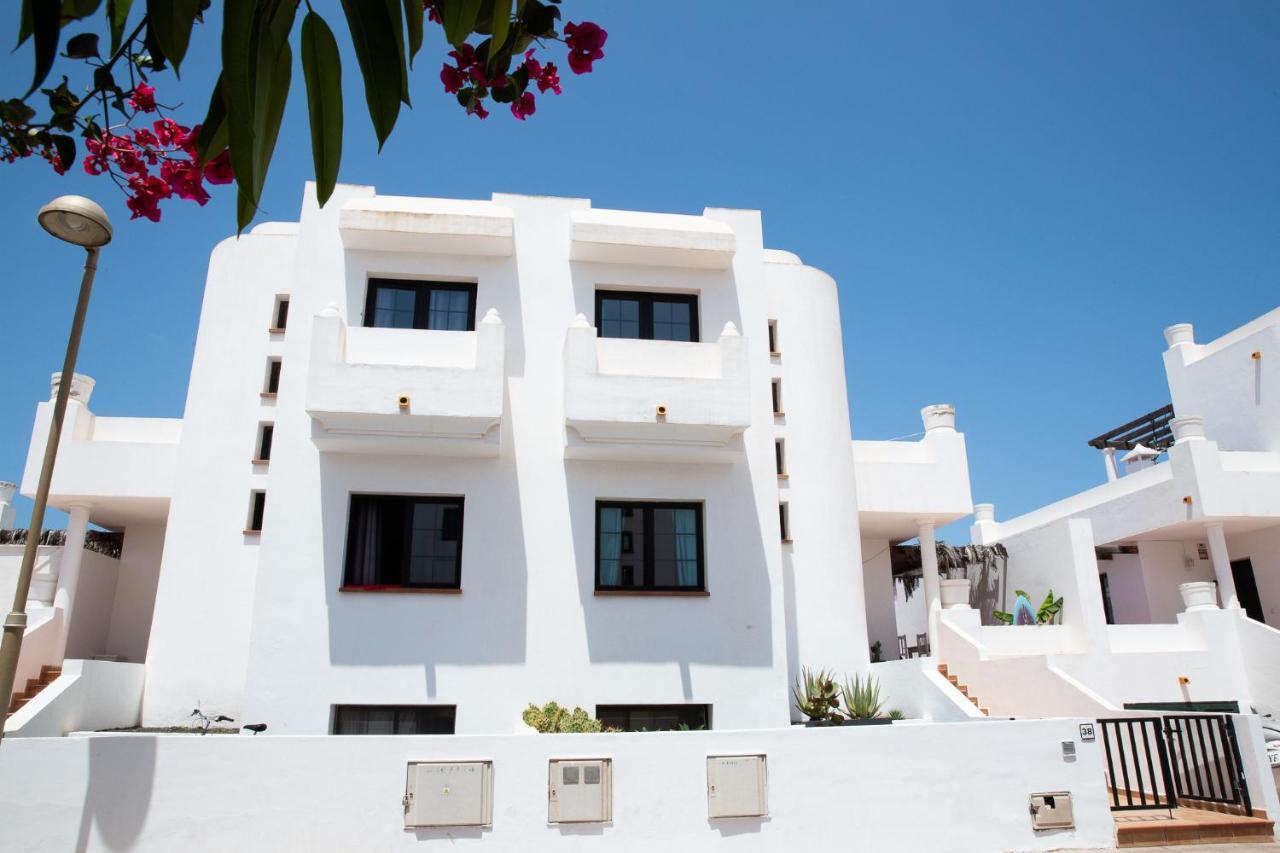Surf Dream Surfhouse Hostel Corralejo Exterior photo